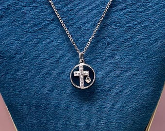 Collar con cruz vintage - collar religioso - colgante de cruz cristiana - regalo cristiano para mujer - cruz con corazón de diamantes de imitación en tono plateado