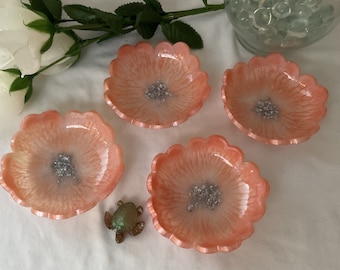 Small Bowls with Island Style