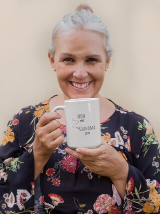 Tazza Per Nonna 'Solo La Migliore Mamma Viene Promossa A Nonna' – Bianca/Rosa, 330 Ml, Stampata Su Entrambi I Lati, Regalo Annuncio Nipote