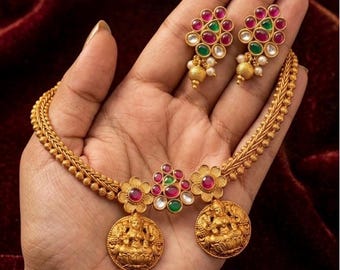 Lakshmi Temple Jewelry Set Matte Gold Ruby Green for Bridal Wedding – Antique South Indian Goddess Necklace with Earrings