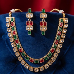 Conjunto de colar e brincos Kundan verde rubi para noivas, banhado a ouro antigo, joias de casamento étnicas com duas camadas.