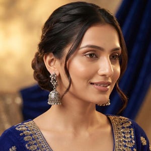 Orecchini Jhumka in argento ossidato, pendenti a campana con grappolo di perline a zig-zag, tradizionali cerchi indiani, gioielli in stile gypsy di Bollywood, regalo perfetto per lei.