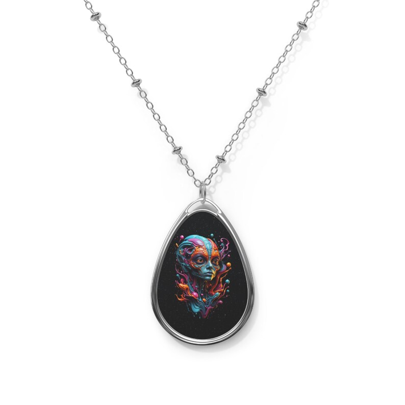 Oval exotische Alien Halskette, Weltraum Geschenk, Weltraum Thema, Schmuck, Geschenk für sie, Geschenk für Mama, Geschenk für Astronomen Bild 1