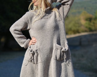 Flared wool dress knitted in oatmeal