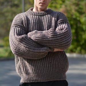 Mens crewneck Fishermans rib sweater in EARTHLY BROWN soft wool blend