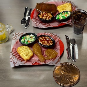 Dollhouse Miniature Sonny&#39;s Barbecue Inspired Dinner Platter: 1/12 scale