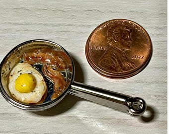 Dollhouse Miniature Egg and Bacon in Aluminum Pan: 1/12 Scale