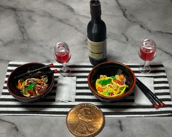 Dollhouse Miniature Asian Lo Mein Bowl: 1/12 scale