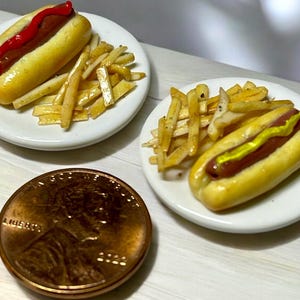 Dollhouse Miniature Hot Dog and Fries: 1/12 scale