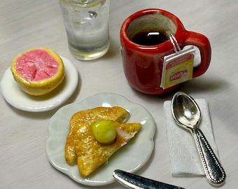 Dollhouse Miniature Toast and Grapefruit: 1/12 Scale