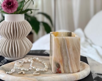 Plateau nuage en marbre fait main - Assiette de toilette en pierre festonnée irrégulière - Décoration de table basse unique de 9,5 x 6 po. Prix spécial : édition réparée