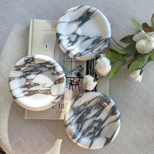 Handcrafted Round Marble Catchall Tray: Home Decor Organizer, Jewelry Dish 6in diam