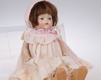 Vintage American Character Doll | Seltenes 13-Zoll-Fund mit rosa Hut und rosigen Wangen | Zeitloses Andenken