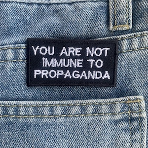 Propagandageborduurde opstrijkpatch, grappige appliqué afbeelding 2