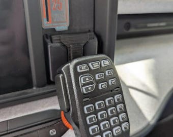 フォード マベリック マイクマウント：Icom HM-207、3Dプリント FITS クリップ（2022-2025 ダッシュスロット）