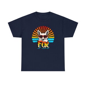 T-shirt graphique Funky Fox : lunettes de soleil rétro et rafale arc-en-ciel image 7