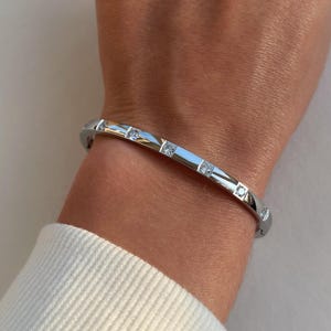 Silver Bangle Bracelet, Thin Click Bracelet, Minimalist Bracelet, Oval Dainty Bangle, Non Tarnish Jewelry, Simple  Waterproof Jewelry