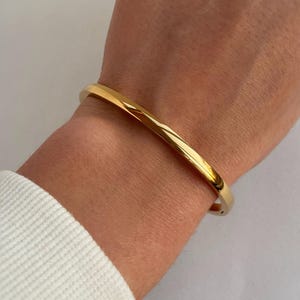 Gold Bangle Bracelet, Minimalist Bracelet, Thin Click Bangle, Non Tarnish Oval Bangle Stainless Steel, Christmas Gift, Waterproof Bracelet