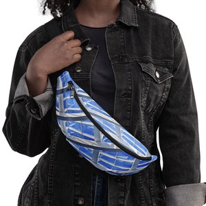 Fanny Pack Sky Light (Curve Collection): Perfect for your lifestyle, whether you say bum bag, crossbody purse or sling/hip/waist belt.