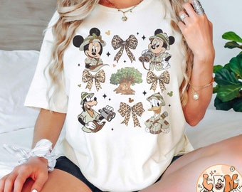 Retro Mickey und Freunde Leopard Kokette Bögen Animal Kingdom Shirt, Disney Safari-Modus Let's Get Wild Tee, Magic Kingdom Familienurlaub