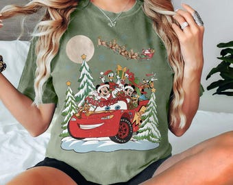 Retro Maus & Freunde Weihnachten Shirt, Disney Pixar Urlaub Tee, McQueen Weihnachten Shirt, Kleinkind Weihnachten Shirt, Disneyland Familien Urlaub T-Shirt