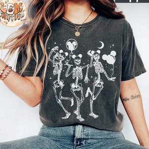 Retro Disney Skelett Komfortfärger T-shirt, Vintage Skelett Musse T-shirt Komfortfärger, Musse Ballong T-shirt, Rolig Halloween Disney T-shirt