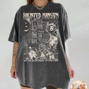Retro The Haunted Mansion Shirt, Disney Halloween T-shirt, Madam Leota Hitchhiking Ghosts, Halloween Matching Family Shirt,Spooky Season Tee
