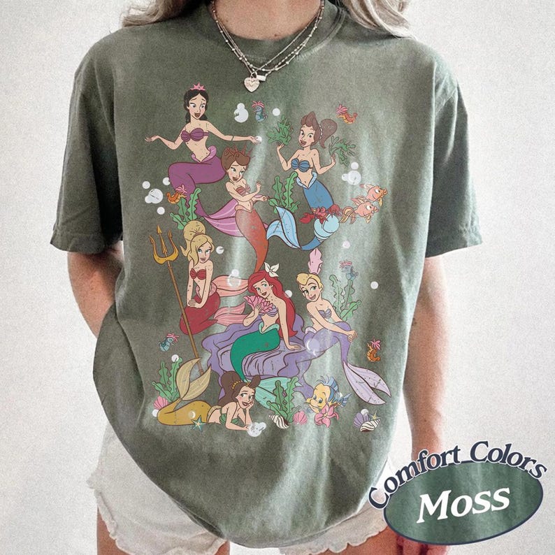 Camiseta Comfort Colors Retro de La Sirenita, Princesa Ariel y Flounder, con diseño de burbuja y póster de Disney. Regalo para ella. Princesa Ariel. Disneyland WDW. imagen 6