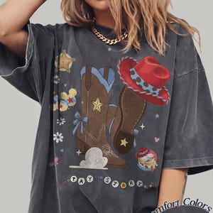 Maglietta vintage "I Knew It I Knew You", maglietta vintage TS Jessie Cow Girl Toy Story 5, maglietta "You've Got A Friend In Me", viaggio tra ragazze a WDW Disneyland immagine 2