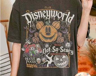 【海外モデル】00s Disney vintage Halloween Tシャツ Vintage Disney Princess Halloween Shirt - Wondermento