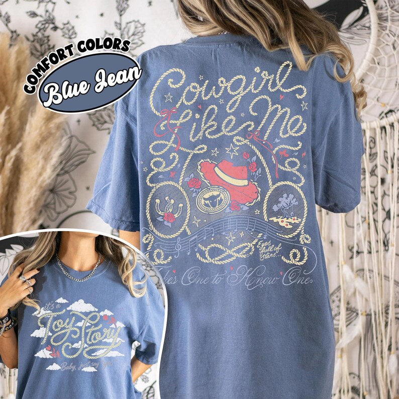 Dubbelsidig Comfort Colors® Retro Toy Story-tröja, Cowgirl Like Me Comfort Colors-tröja, Vintage Western Jessie-tröja, Disney-tröja fram och bak bild 6