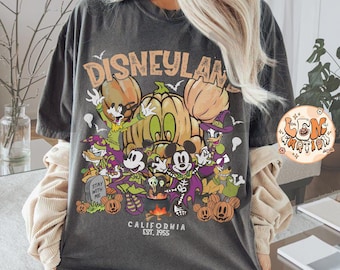 Vintage Disneyland Est. 1955 Halloween Comfort Farbe Shirt, Disney Mickey & Friends, Halloween Party Shirt, Disney Halloween 2025 Familie Tee
