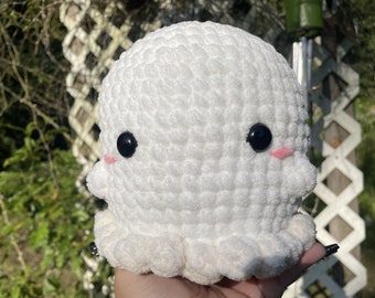 Crochet Ghost Plushie: Halloween Decor