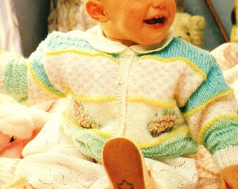 Vtg Carnival Babies 9WB2 - Modelli a 8 strati 1 (3,6,12 metri) e 8 (3,6,12,18 metri). Cardigan ricamato per bebè e set Aran Style 2.  Formato PDF.