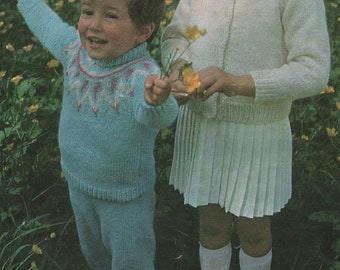 Maglioni, tutine, collant, pullover e cardigan vintage per bambini. Patons Caressa. Libro 963. Schema per maglieria vintage in formato PDF.