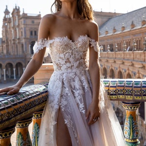 Lace A-line Wedding Dress,Sweetheart neckline Wedding Dress,A-line Wedding Dress with Long Train,Custom wedding dress zdjęcie 1