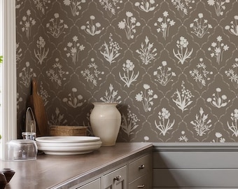 Papier peint botanique avec fleurs des prés marron taupe, revêtement mural classique fleurs sauvages, design élégant d'inspiration française