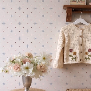 Papel pintado autoadhesivo con estrellas azules, estampado celestial neutro con puntos rosados, decoración minimalista de pared escandinava.