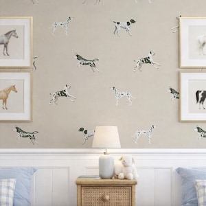 狩猟犬の手描きの壁紙、ベージュの遊び心のある犬のパターンの壁画、保育園と子供部屋用の剥がして貼るタイプまたは伝統的な壁アート