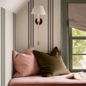 Halverwege de eeuw moderne streep Peel & Stick-behang, zwart en ivoor klassiek behang, elegante lijn wanddecoratie, licht minimalistisch behang