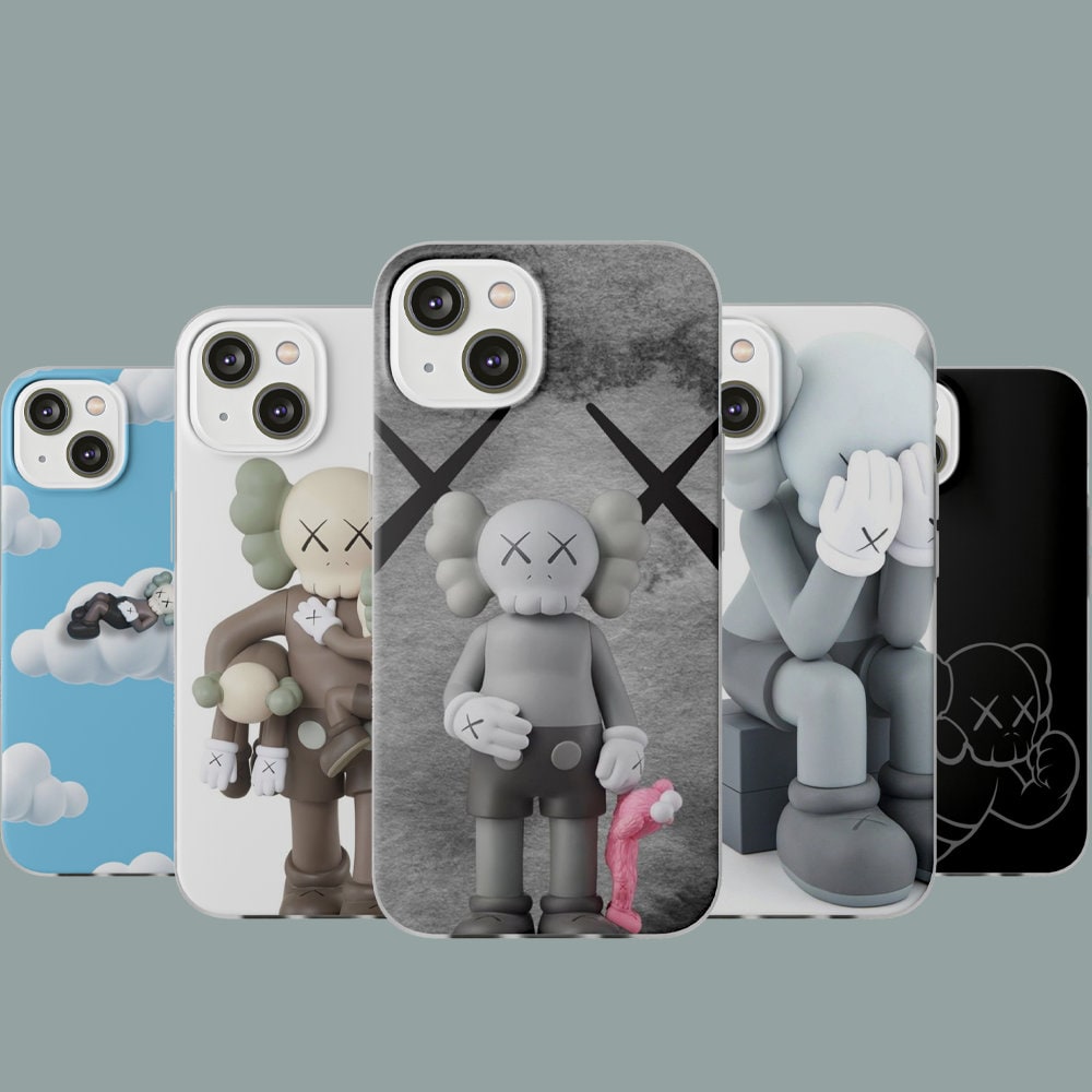 Kaws iPhone case Etsy Nederland