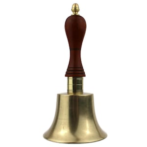 Campana de mano de latón vintage, campana con mango de madera, campana de mesa de latón, campana de 8,5 pulgadas, campana de cena de latón, campana escolar de mediados de siglo, decoración del hogar