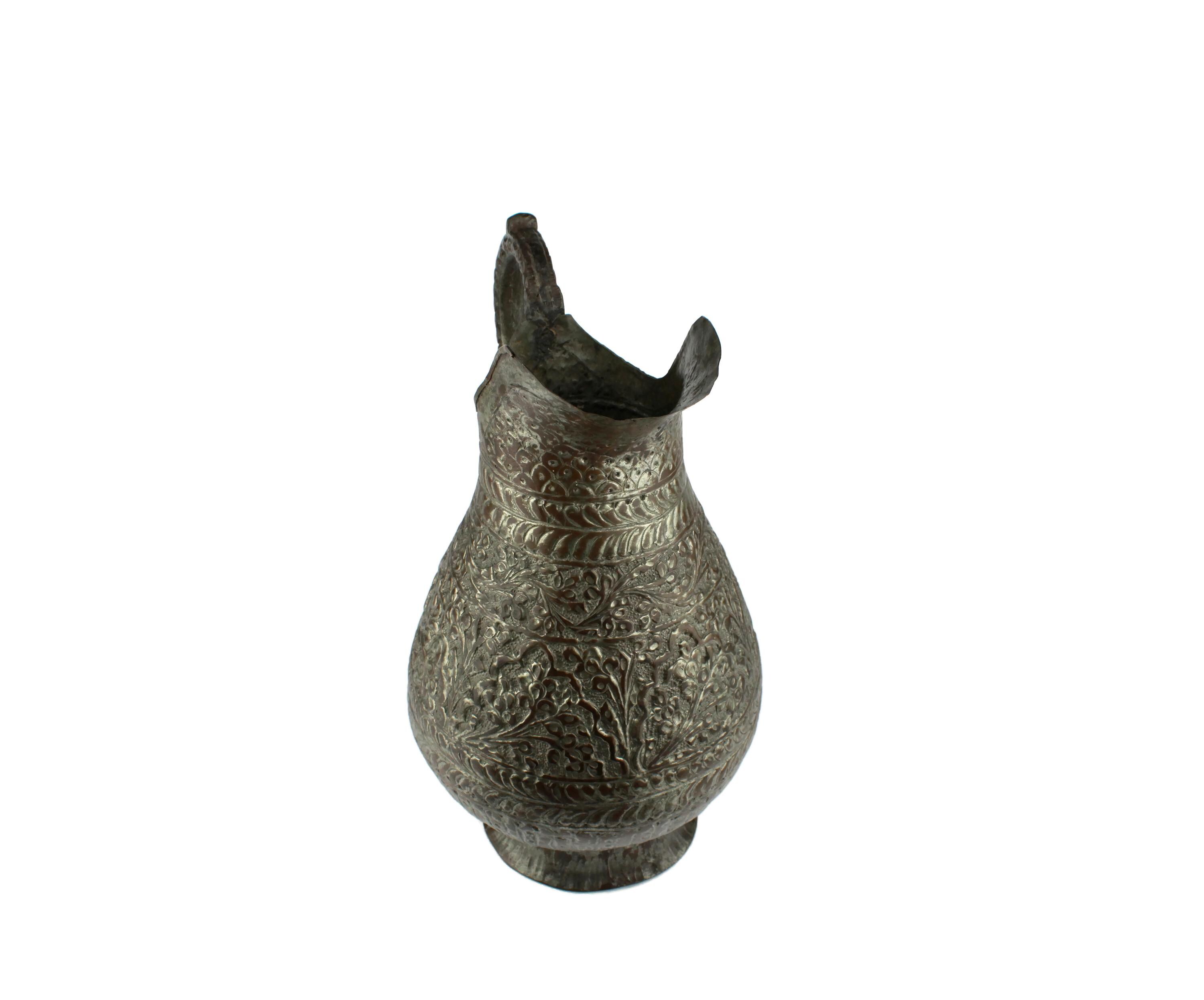 19世紀の銅製ピッチャー、アンティークのアラビア風装飾が施された錫製