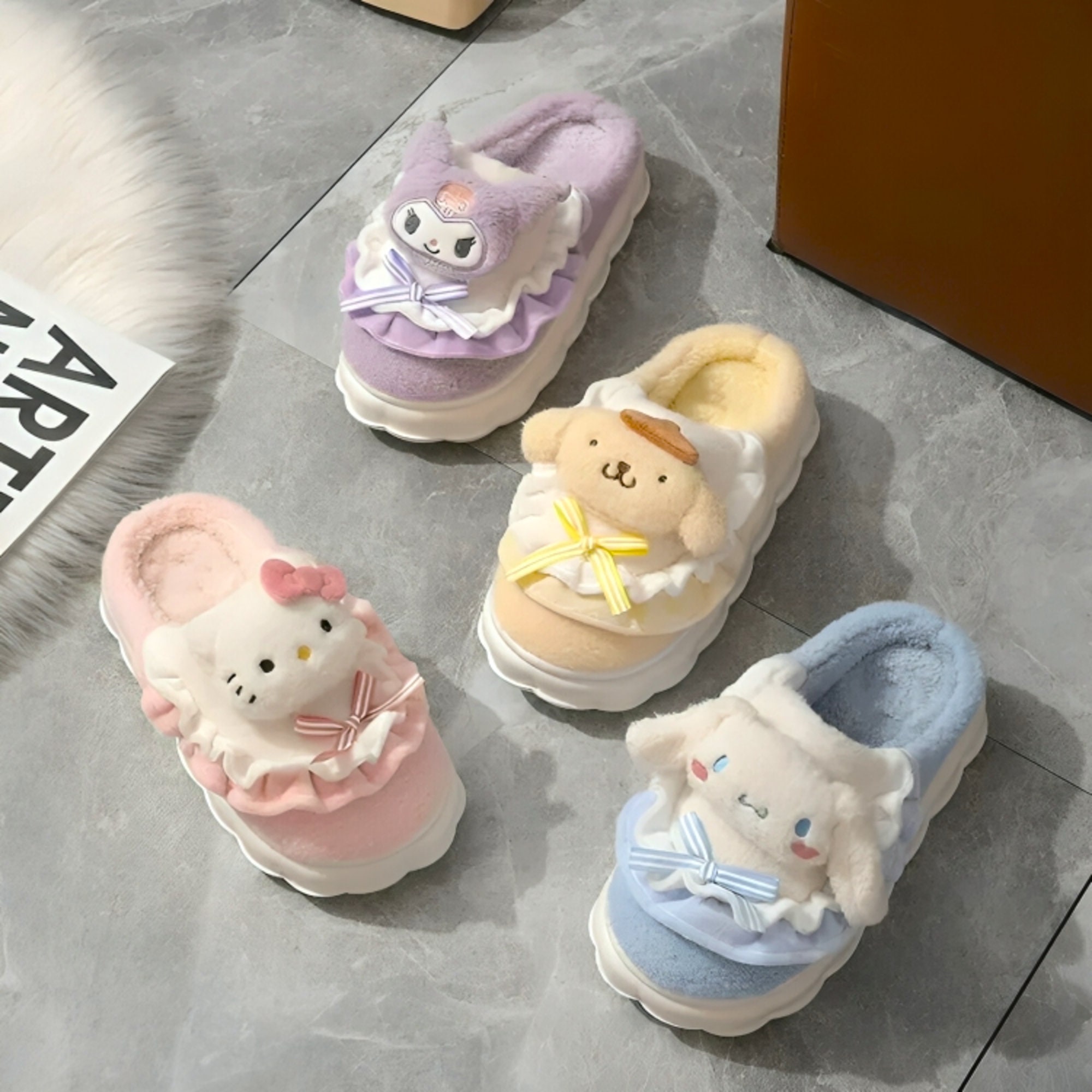 Hello kitty deals boot slippers