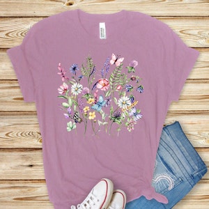 Blumen-Shirt, Geschenk für sie, Blumen-Shirt Ästhetik, Blumengrafik-T-Shirt, Blumenhemd, Blumen-T-Shirt, Wildblumen-Hemd Wildblumen-T-Shirt
