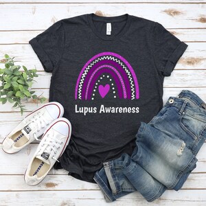 Lupus Bewusstseins-Shirt, Lupus Krieger TShirt, Lila Band Shirt, im Mai tragen wir lila Shirt, Lupus Kämpfer T-Shirt, Lupus Familie Shirt