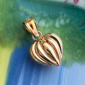 Vintage 10k Gold Heart Charm Puffy • Fluted Ribbed Heart Pendant