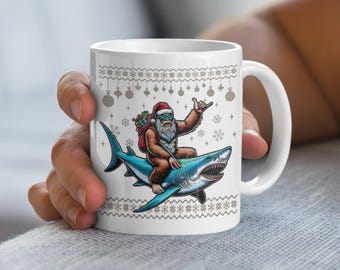 Lustiger Weihnachtsbecher, lustiger Rentierbecher, geheime Weihnachtsmann Geschenk, Feiertagskaffeetasse, weißer Elefant Geschenk, hässliche Pullover-Partyschale, Weihnachtsgeschenk