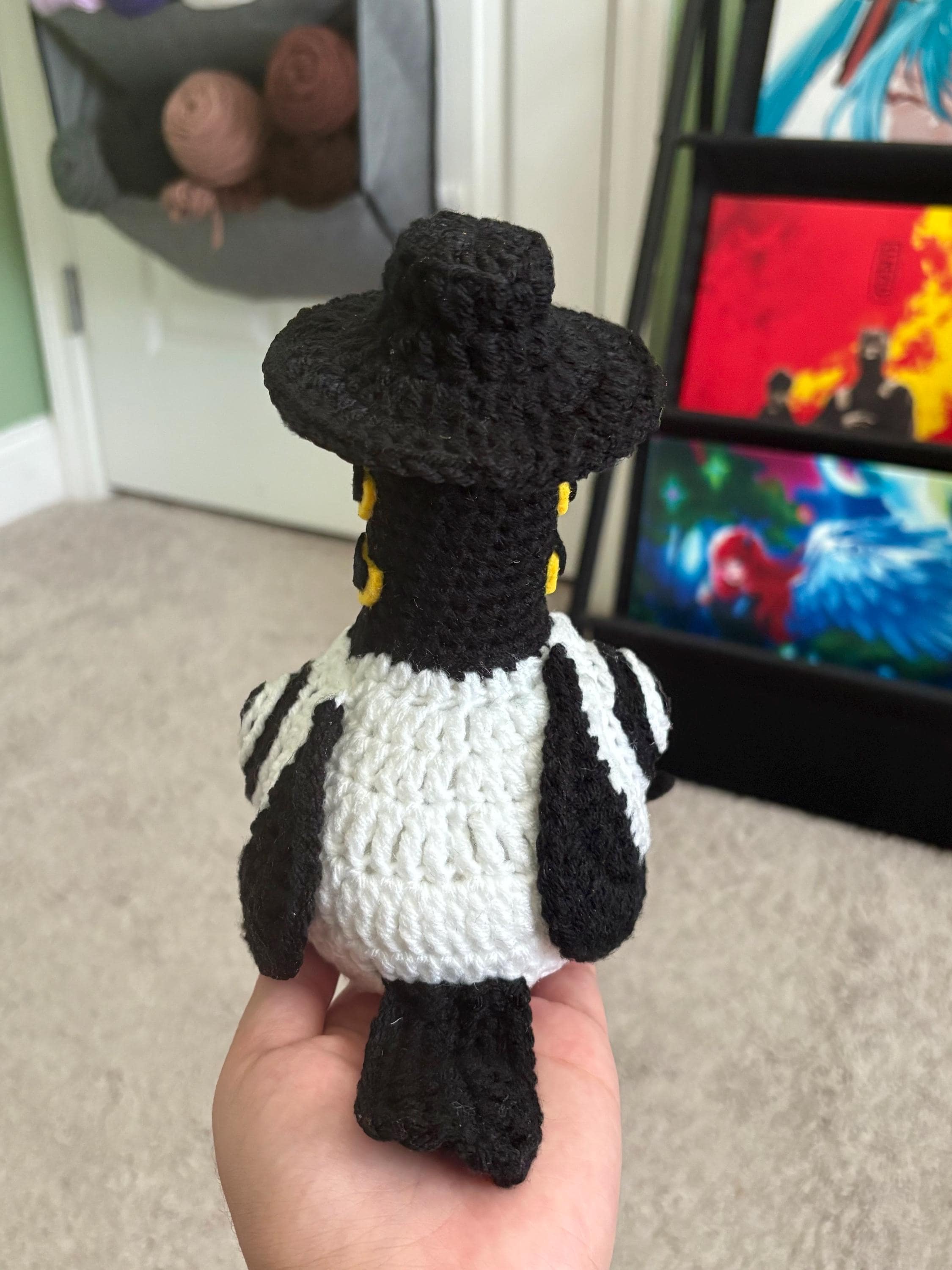 Peluche de ganchillo Sussie the Magpie Bird de Demon Hunters de