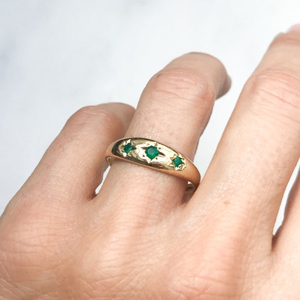 Alex Vintage Emerald Gypsy Ring | 18ct Yellow Gold | Hallmarked and with Certificate of Authenticity